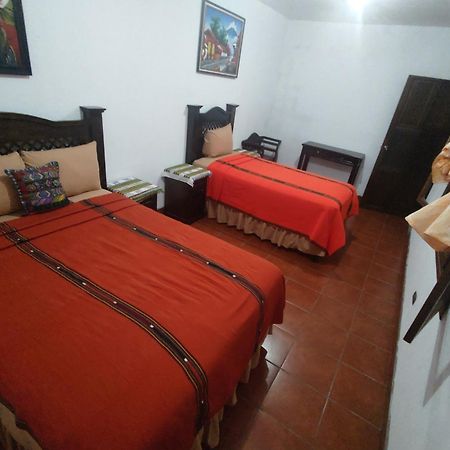 אנטיגואה גואטמלה Francisco'S Rest House Hotel חדר תמונה