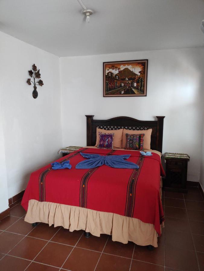 אנטיגואה גואטמלה Francisco'S Rest House Hotel מראה חיצוני תמונה