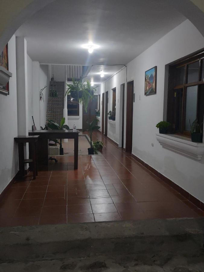 אנטיגואה גואטמלה Francisco'S Rest House Hotel מראה חיצוני תמונה