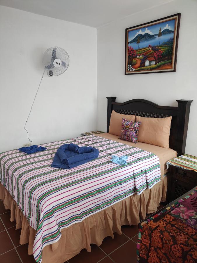 אנטיגואה גואטמלה Francisco'S Rest House Hotel מראה חיצוני תמונה