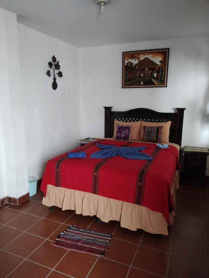 אנטיגואה גואטמלה Francisco'S Rest House Hotel מראה חיצוני תמונה