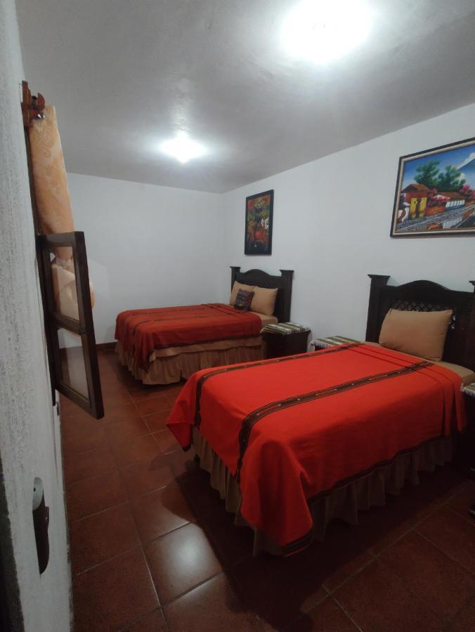 אנטיגואה גואטמלה Francisco'S Rest House Hotel חדר תמונה