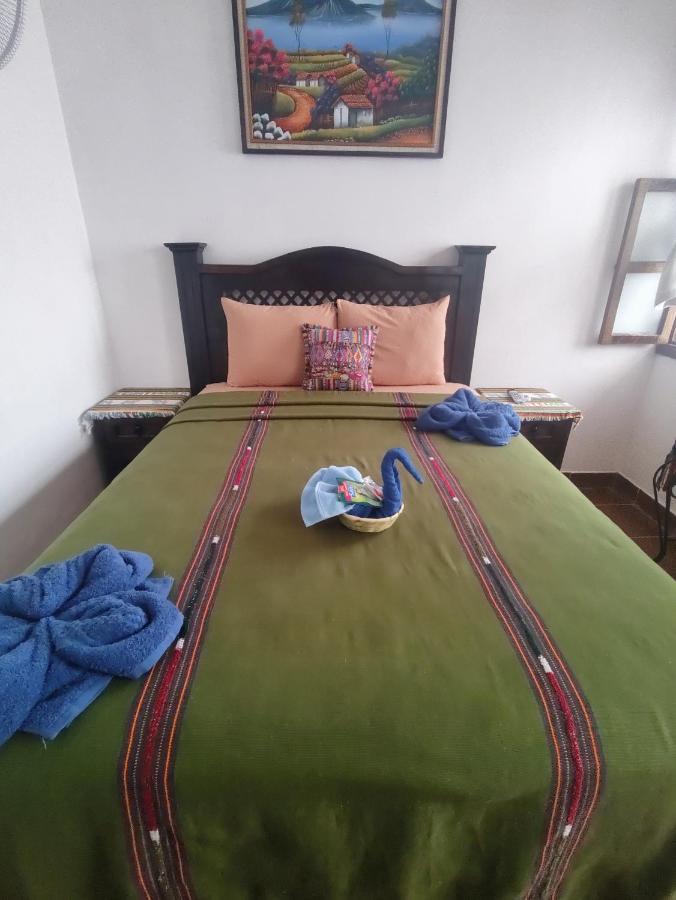 אנטיגואה גואטמלה Francisco'S Rest House Hotel מראה חיצוני תמונה