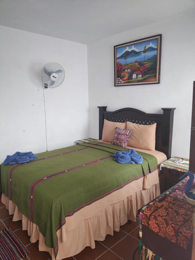 אנטיגואה גואטמלה Francisco'S Rest House Hotel מראה חיצוני תמונה