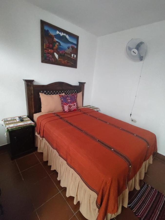 אנטיגואה גואטמלה Francisco'S Rest House Hotel מראה חיצוני תמונה