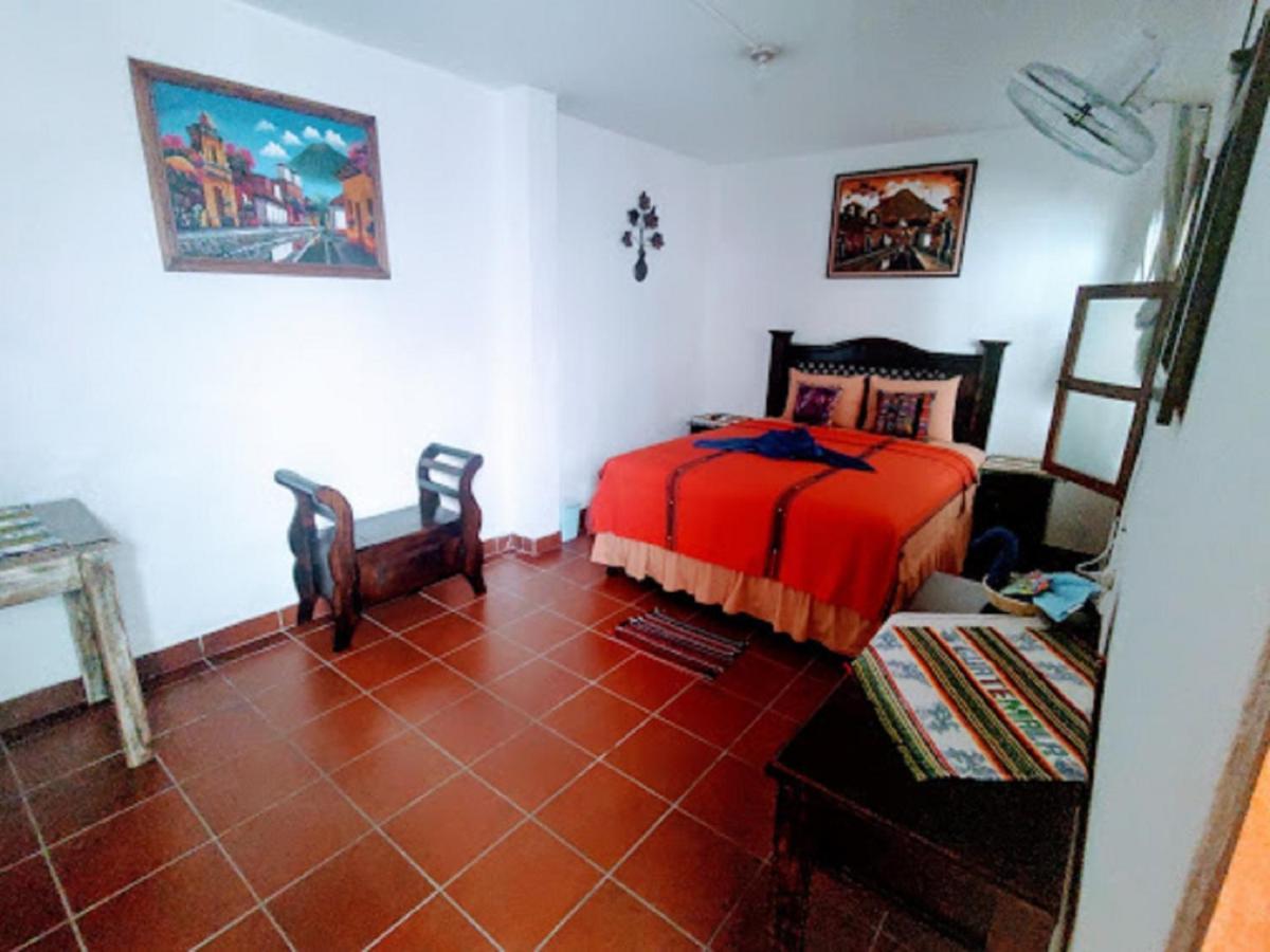 אנטיגואה גואטמלה Francisco'S Rest House Hotel מראה חיצוני תמונה
