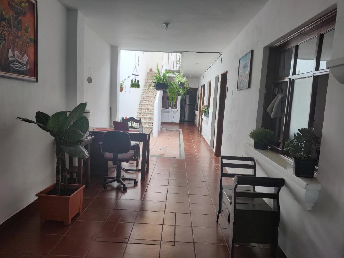 אנטיגואה גואטמלה Francisco'S Rest House Hotel מראה חיצוני תמונה