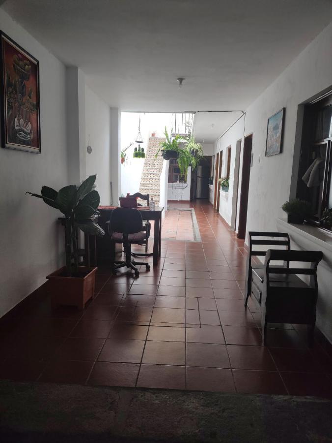 אנטיגואה גואטמלה Francisco'S Rest House Hotel מראה חיצוני תמונה