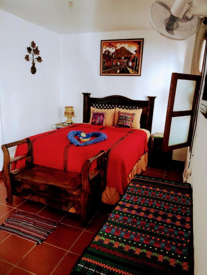 אנטיגואה גואטמלה Francisco'S Rest House Hotel מראה חיצוני תמונה