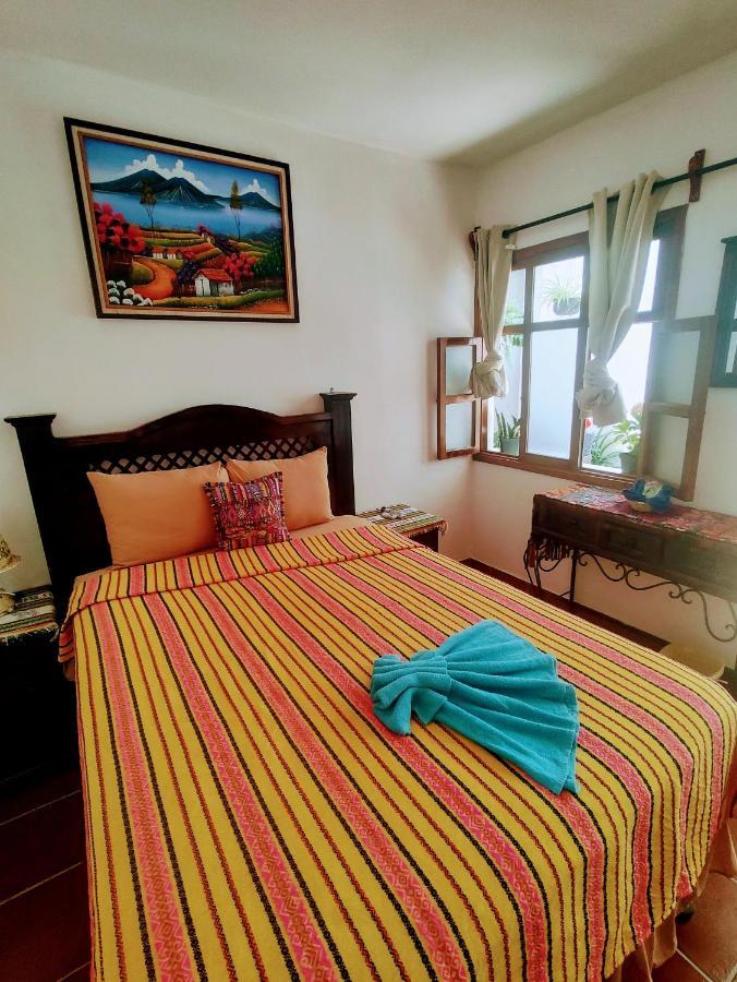 אנטיגואה גואטמלה Francisco'S Rest House Hotel מראה חיצוני תמונה