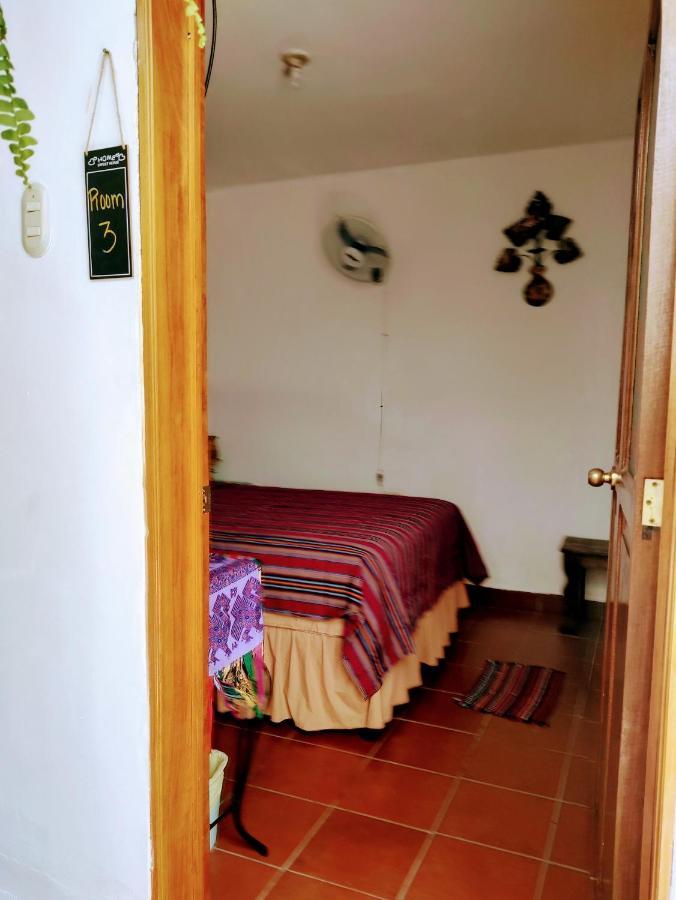 אנטיגואה גואטמלה Francisco'S Rest House Hotel מראה חיצוני תמונה