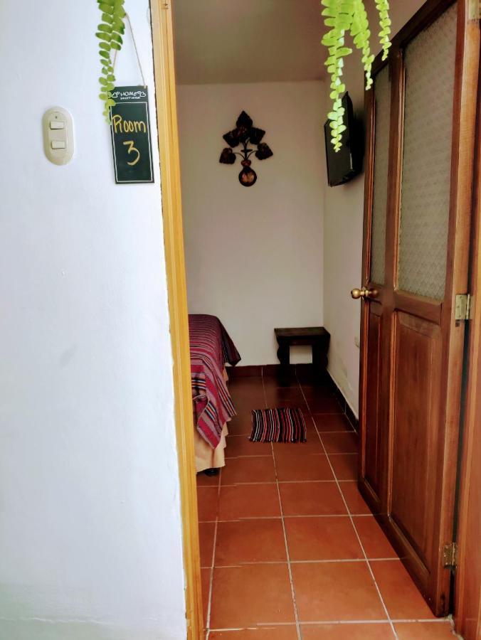 אנטיגואה גואטמלה Francisco'S Rest House Hotel מראה חיצוני תמונה