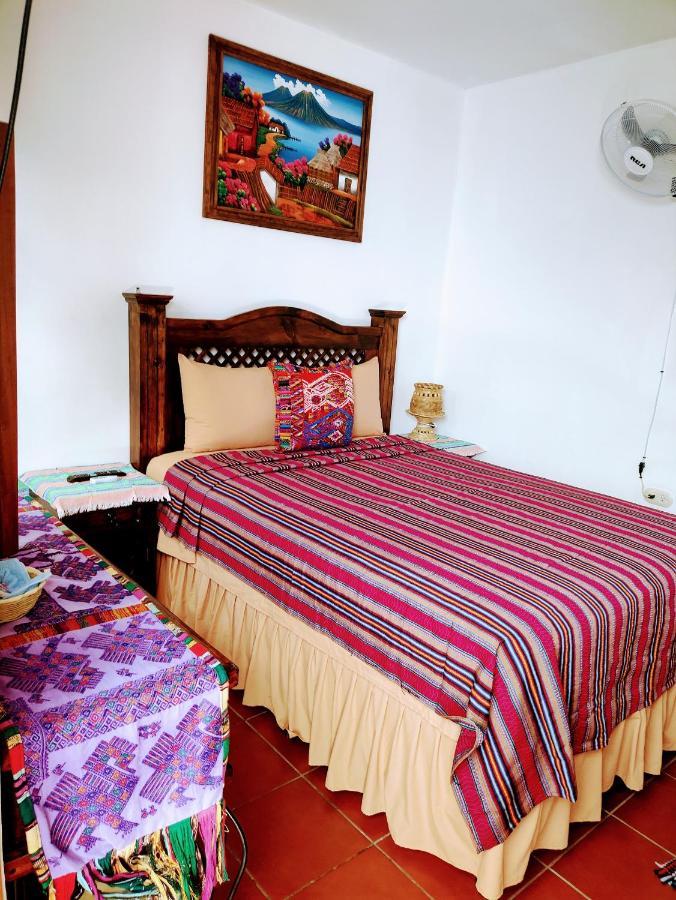 אנטיגואה גואטמלה Francisco'S Rest House Hotel מראה חיצוני תמונה