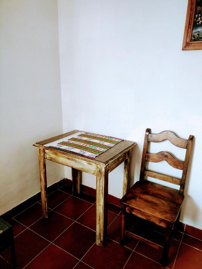 אנטיגואה גואטמלה Francisco'S Rest House Hotel מראה חיצוני תמונה