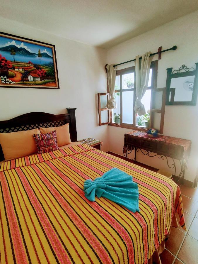 אנטיגואה גואטמלה Francisco'S Rest House Hotel מראה חיצוני תמונה
