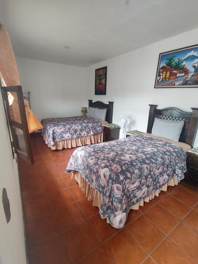 אנטיגואה גואטמלה Francisco'S Rest House Hotel מראה חיצוני תמונה