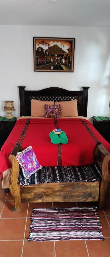 אנטיגואה גואטמלה Francisco'S Rest House Hotel מראה חיצוני תמונה